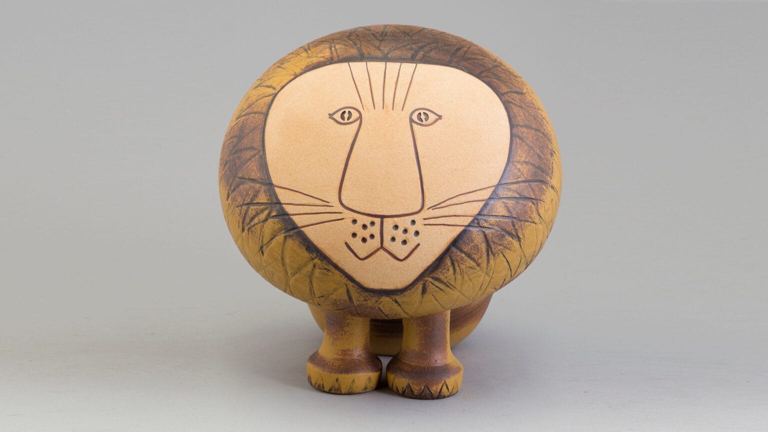 Lejon (Lisa Larson)